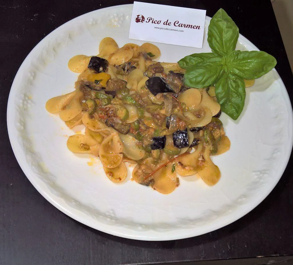 Farfalloni verdure e noci